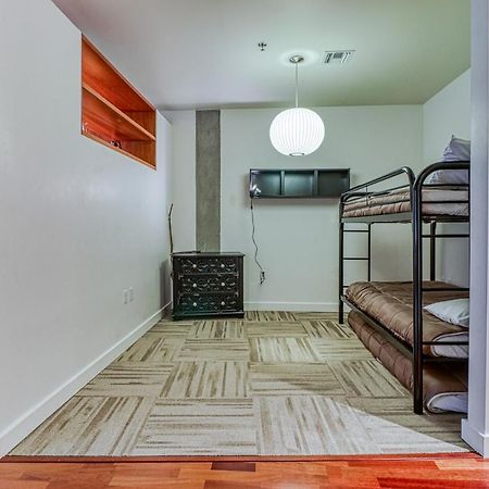 Oak Street Lofts Hotel Худ Ривър Екстериор снимка