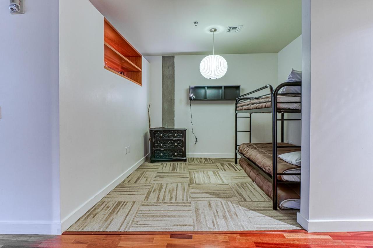 Oak Street Lofts Hotel Худ Ривър Екстериор снимка