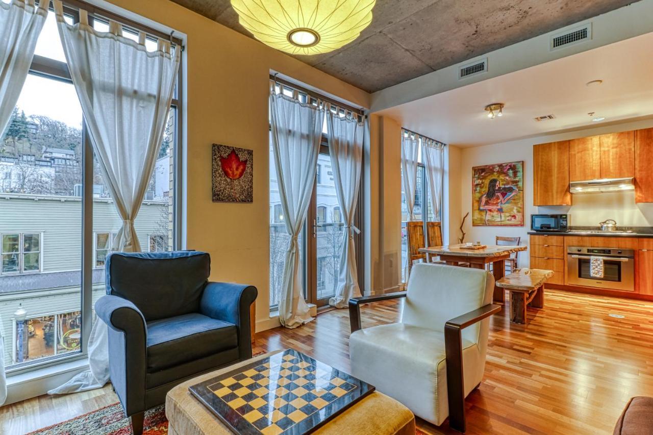Oak Street Lofts Hotel Худ Ривър Екстериор снимка