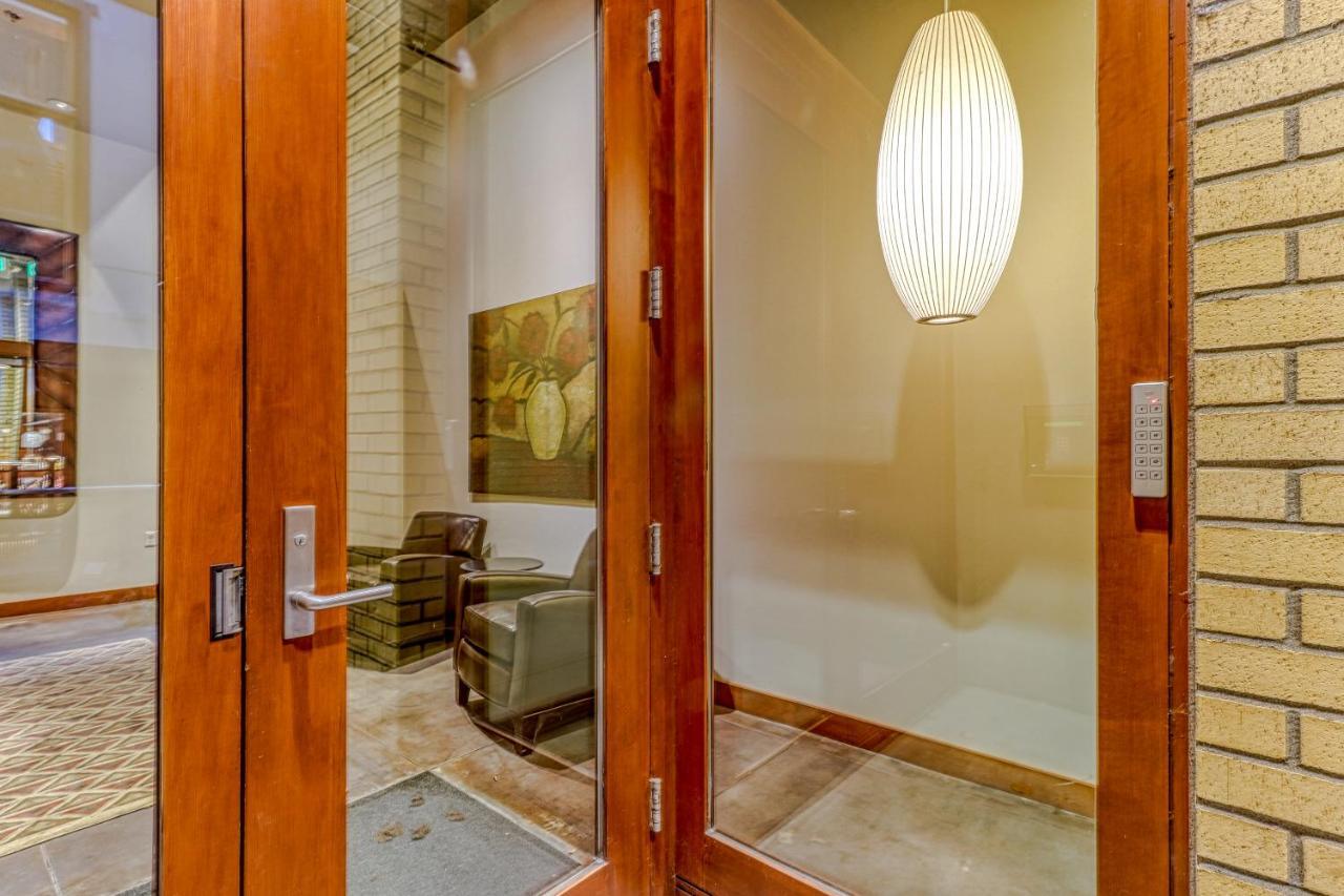 Oak Street Lofts Hotel Худ Ривър Екстериор снимка