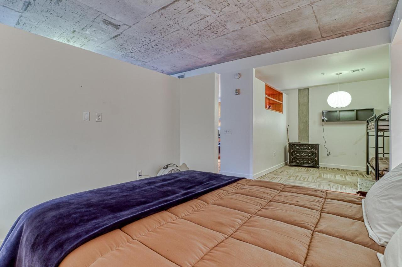 Oak Street Lofts Hotel Худ Ривър Екстериор снимка