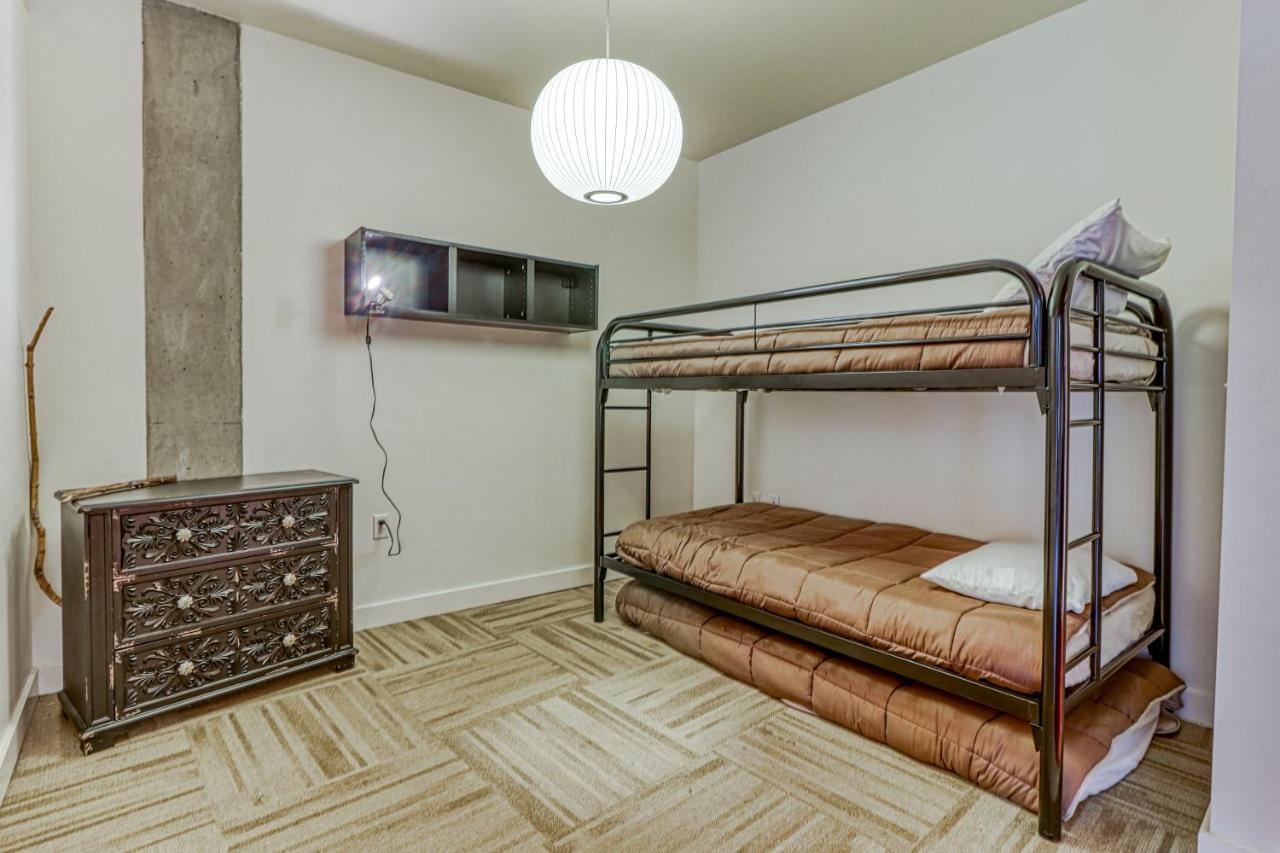 Oak Street Lofts Hotel Худ Ривър Екстериор снимка