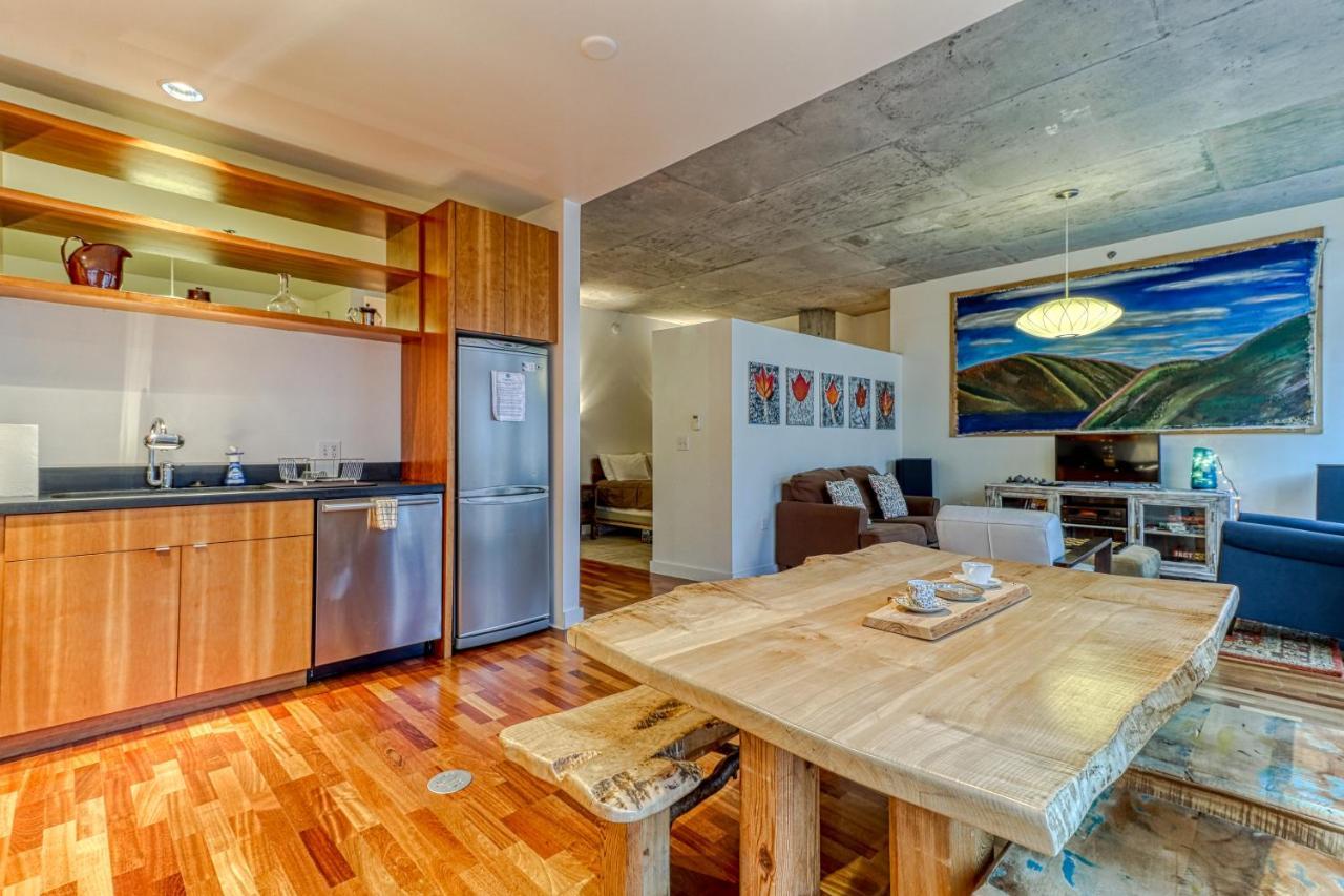 Oak Street Lofts Hotel Худ Ривър Екстериор снимка